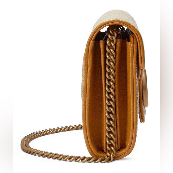 Gucci mini GG Marmont matelassé crossbody bag - Picture 3 of 7